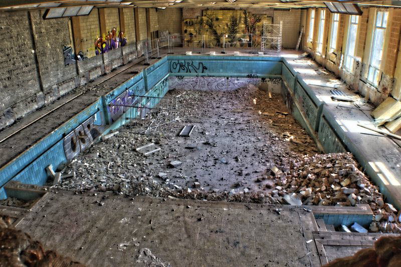 Schwimmhalle